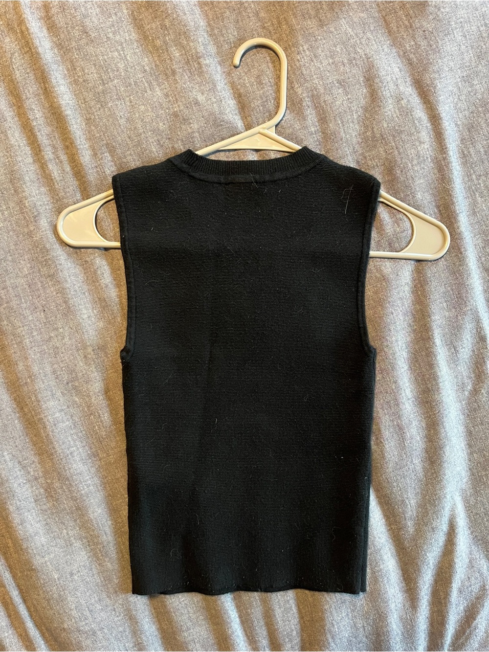 Black Sleeveless Knit Tank - Picture 2 of 2